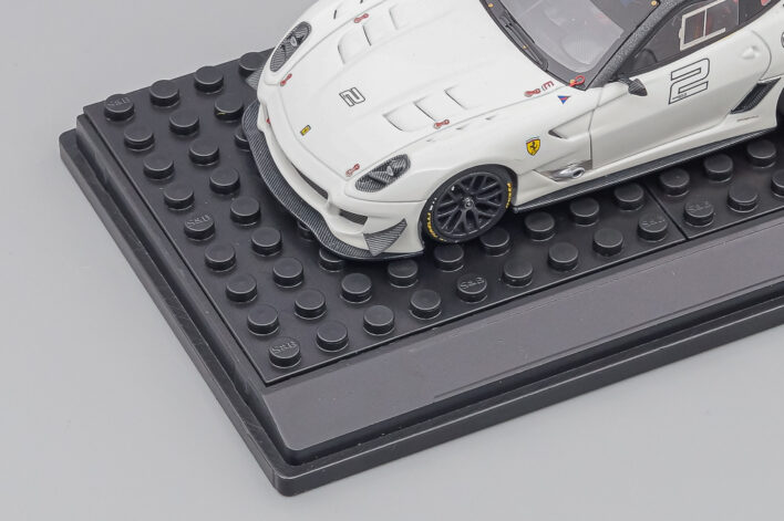 Черный подиум с покрытием LEGO разных цветов — изображение 15