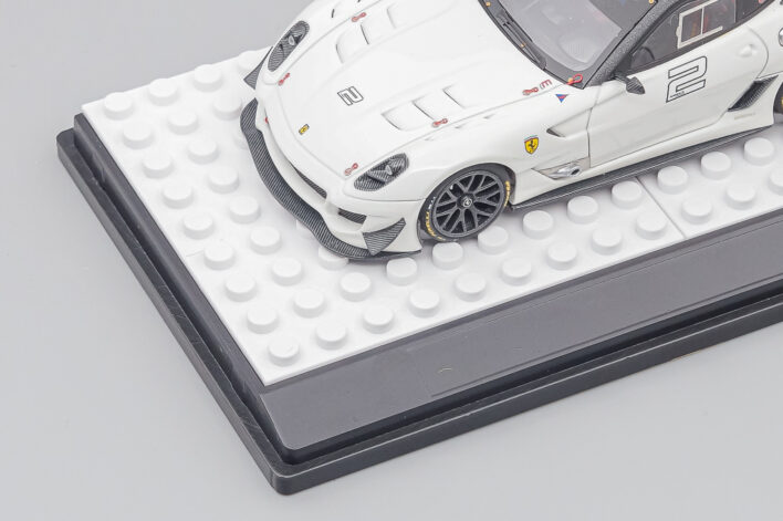 Черный подиум с покрытием LEGO разных цветов — изображение 23