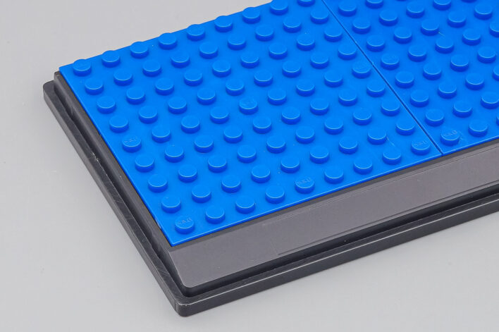 Черный подиум с покрытием LEGO разных цветов — изображение 28