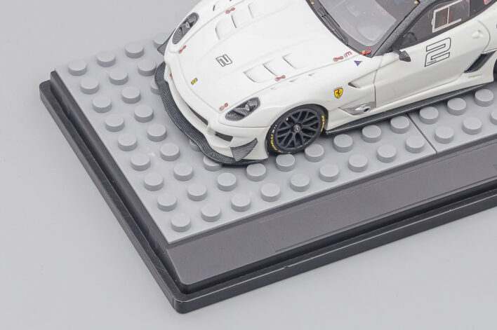 Черный подиум с покрытием LEGO разных цветов — изображение 19