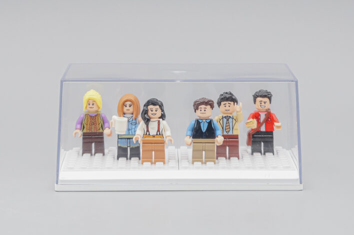 Белый подиум с покрытием LEGO разных цветов — изображение 21