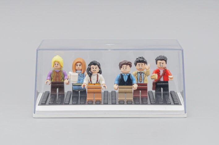 Белый подиум с покрытием LEGO разных цветов — изображение 25