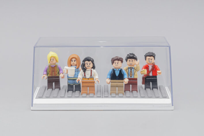 Белый подиум с покрытием LEGO разных цветов — изображение 17