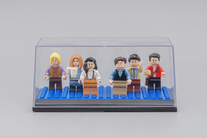 Черный подиум с покрытием LEGO разных цветов — изображение 25